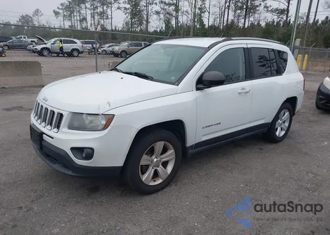 2016 Jeep Compass Sport z USA, uszkodzony, nr VIN 1C4NJCBA8GD664771